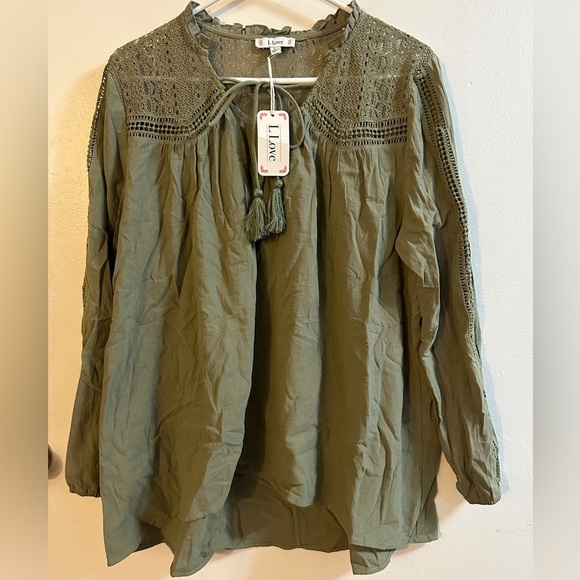 L LOVE Tops - NWT LOVE blouse